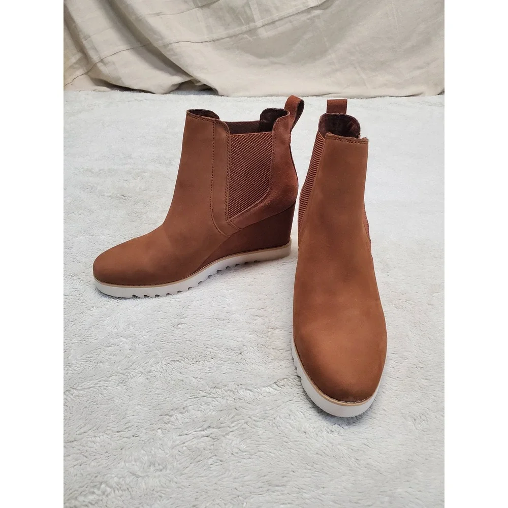 Toms Maddie Tan Brown Suede White Boho Preppy Wedge Ankle Bootie Boot 10 Western